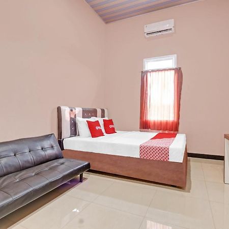 Oyo 90796 Hotel Mulya Indah Tambakmulya 외부 사진