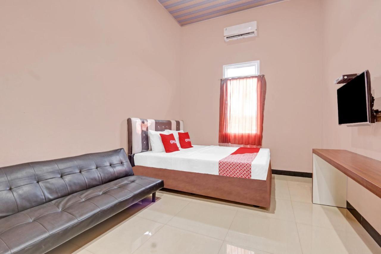 Oyo 90796 Hotel Mulya Indah Tambakmulya 외부 사진